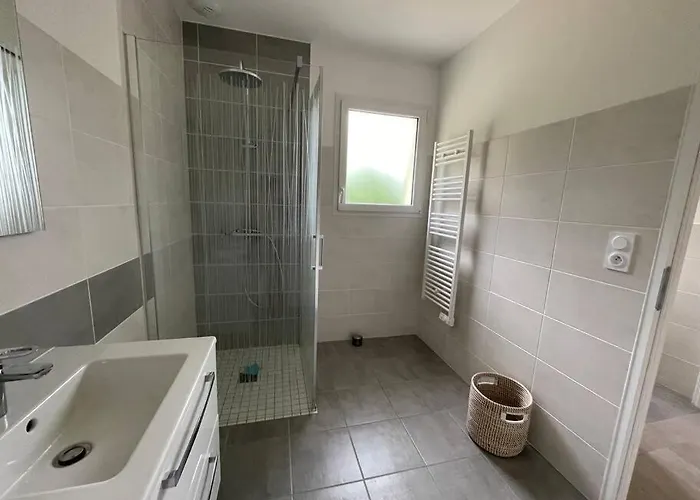 Les Pins*calme*confort*piscine Villa *